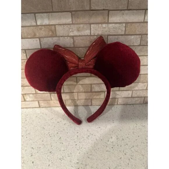 Disney Christmas 2025 Lil Rin Rin Plush Badge Red New